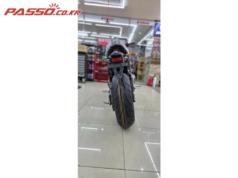 야마하 XSR 900 2025 레드 사진 3