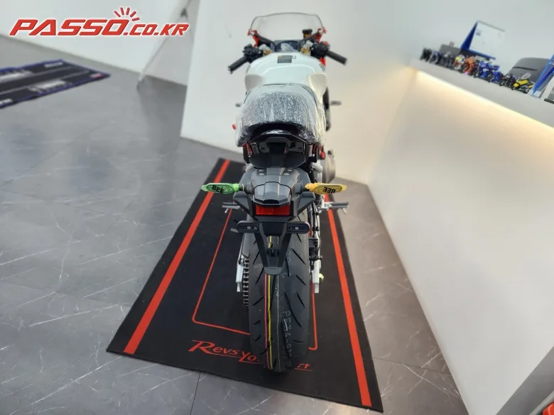 야마하 XSR 900 GP 2024 화이트 사진 3