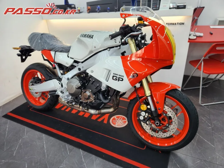 야마하 XSR 900 GP 2024 화이트 사진 7
