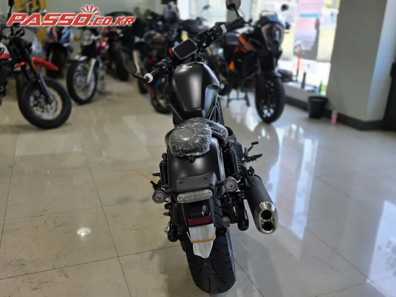 혼다 레블 1100 SE DCT 2026 블랙 사진 3