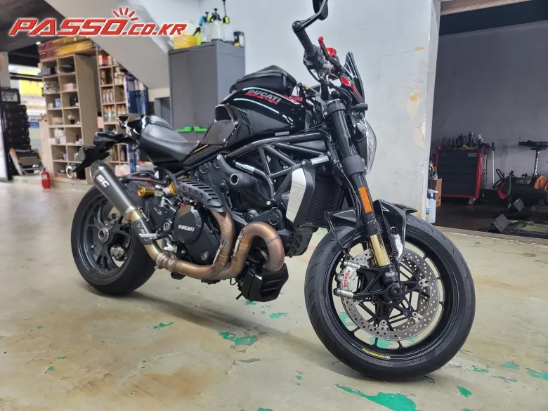 두카티 몬스터 1200 R 2016 블랙 사진 1