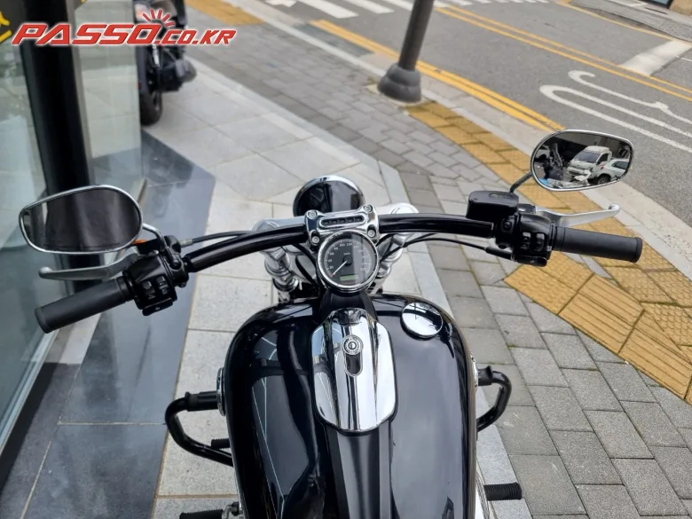 할리데이비슨 브래이크아웃 2015 블랙 사진 4