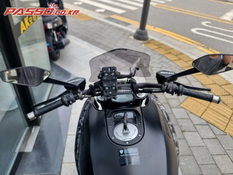 두카티 디아벨 2017 블랙 사진 4