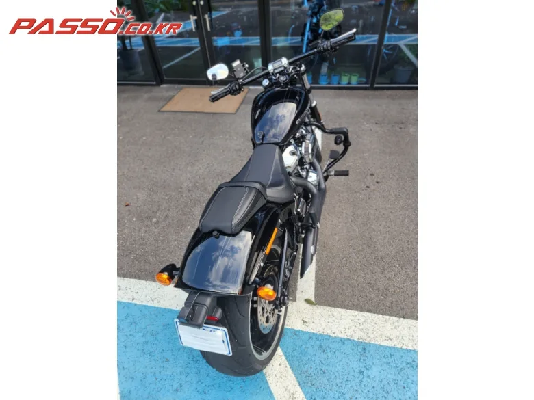 할리데이비슨 브래이크아웃 2022 블랙 사진 3