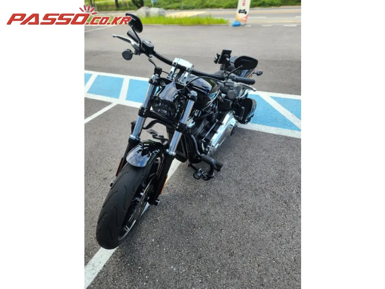 할리데이비슨 브래이크아웃 2022 블랙 사진 6
