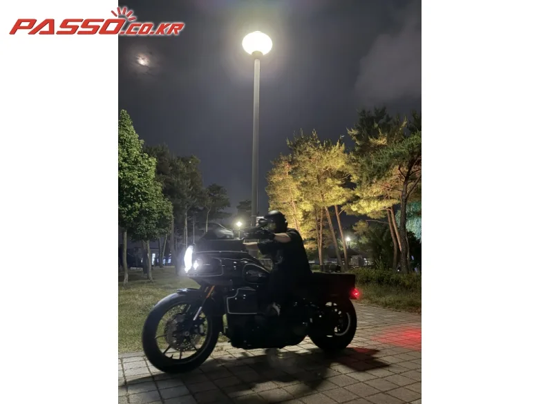 할리데이비슨 소프테일 로우라이더 S 2021 블랙 사진 2