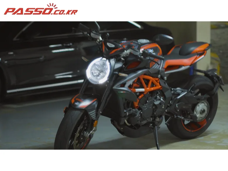 MV아구스타 브루탈레 800 RR 2018 블랙 사진 2