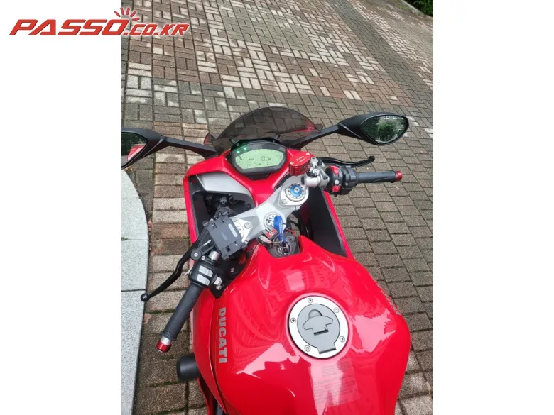 두카티 슈퍼스포츠 950 S 2019 레드 사진 4
