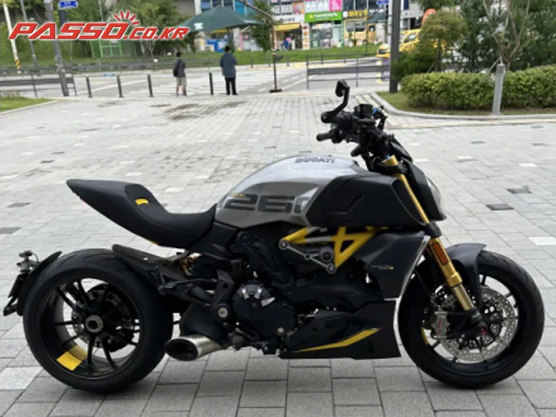 두카티 디아벨 1260 S 2022 블랙 사진 1