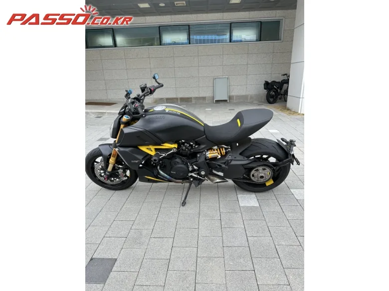 두카티 디아벨 1260 S 2022 블랙 사진 2