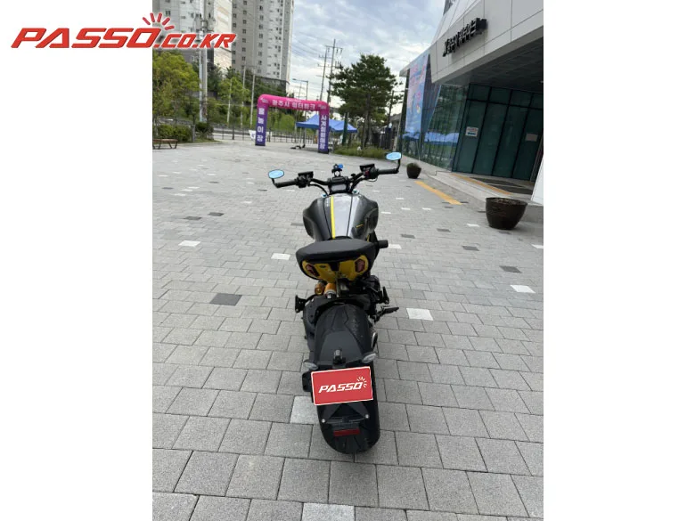 두카티 디아벨 1260 S 2022 블랙 사진 3