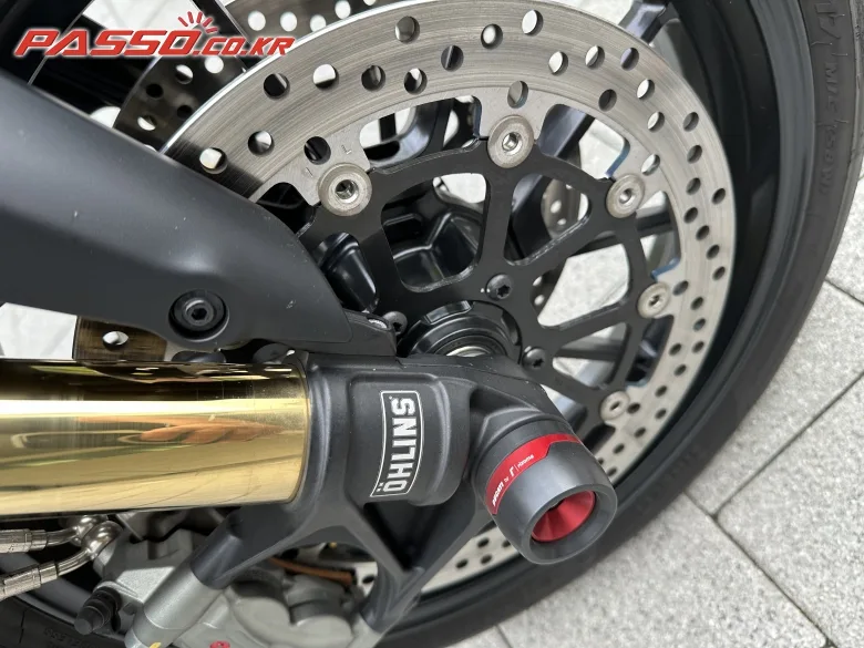 두카티 디아벨 1260 S 2022 블랙 사진 5