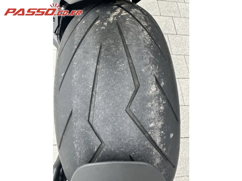 두카티 디아벨 1260 S 2022 블랙 사진 6