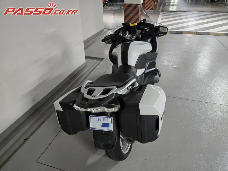 BMW R 1250 RT 2024 화이트 사진 3
