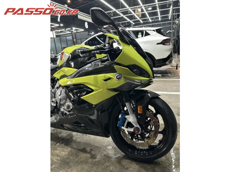 BMW M 1000 RR 2022 옐로 사진 4