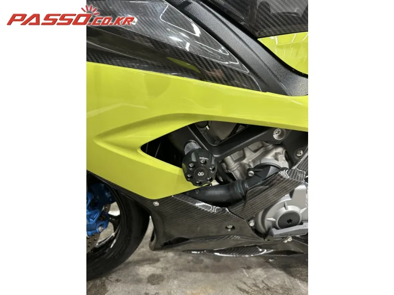 BMW M 1000 RR 2022 옐로 사진 5