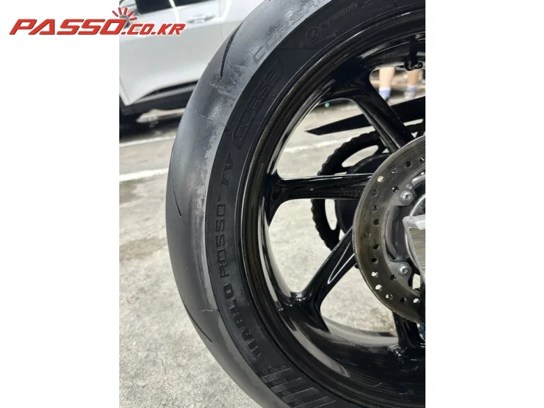 BMW M 1000 RR 2022 옐로 사진 6