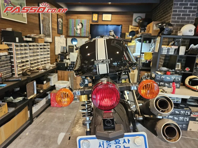 두카티 GT 1000 2006 블랙 사진 3