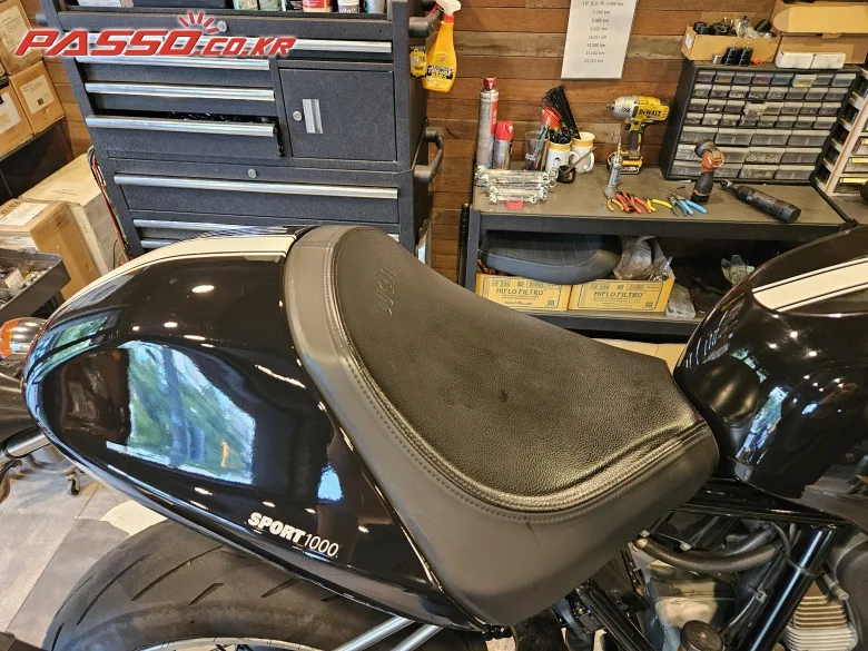 두카티 GT 1000 2006 블랙 사진 8