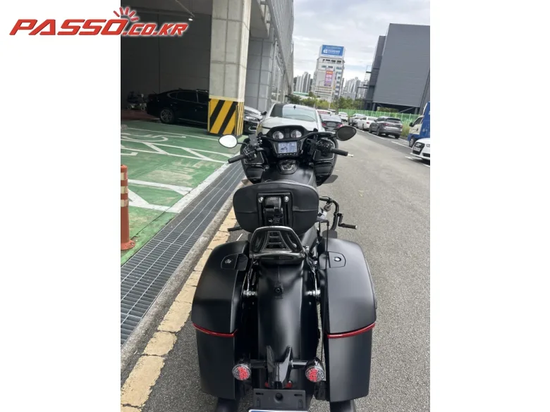 인디언모터사이클 챌린저 2021 블랙 사진 3