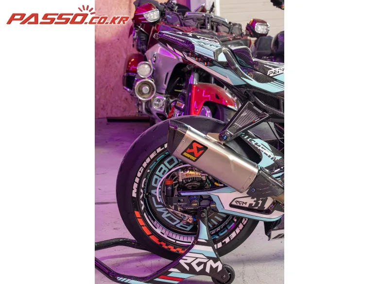 BMW S 1000 RR 2023 청록 사진 6