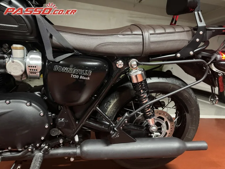 트라이엄프 본네빌 T120 블랙 2023 블랙 사진 7