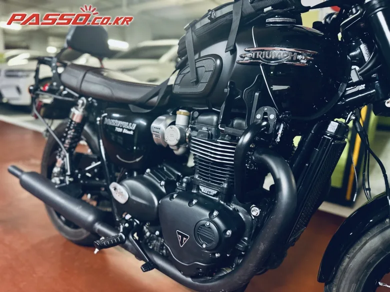 트라이엄프 본네빌 T120 블랙 2023 블랙 사진 8
