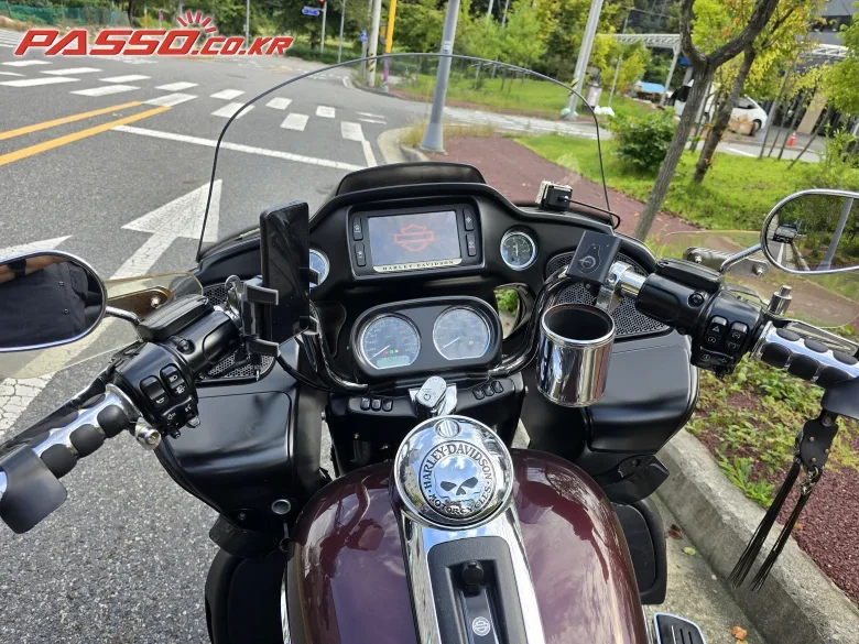 할리데이비슨 로드 글라이드 울트라 2018 버건디 사진 4