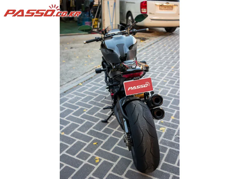 두카티 몬스터 1200 R 2017 사진 3