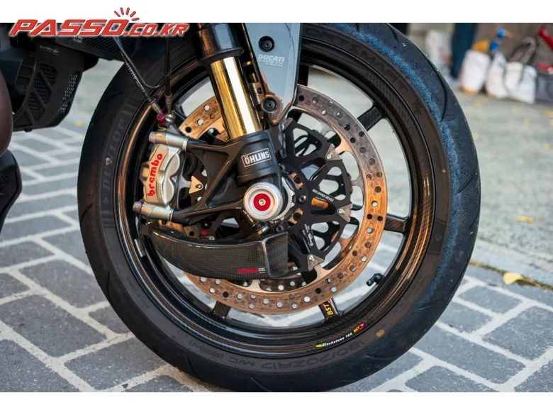 두카티 몬스터 1200 R 2017 사진 6