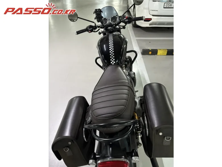 트라이엄프 본네빌 T120 블랙 2018 블랙 사진 3