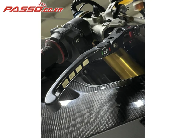 두카티 파니갈레 V4 S 2019 사진 4