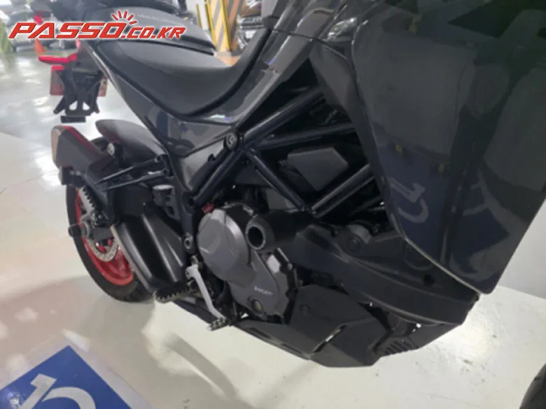 두카티 멀티스트라다 V2 S 2023 블랙 사진 8