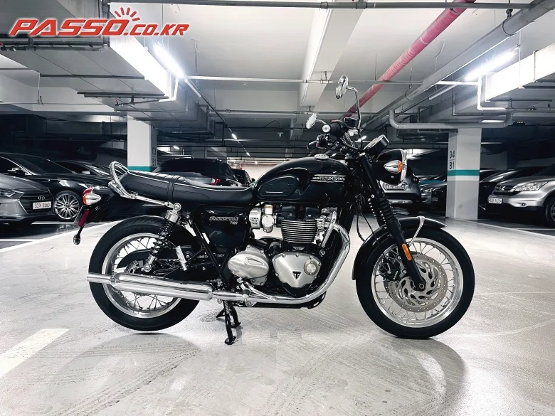 트라이엄프 본네빌 T120 2025