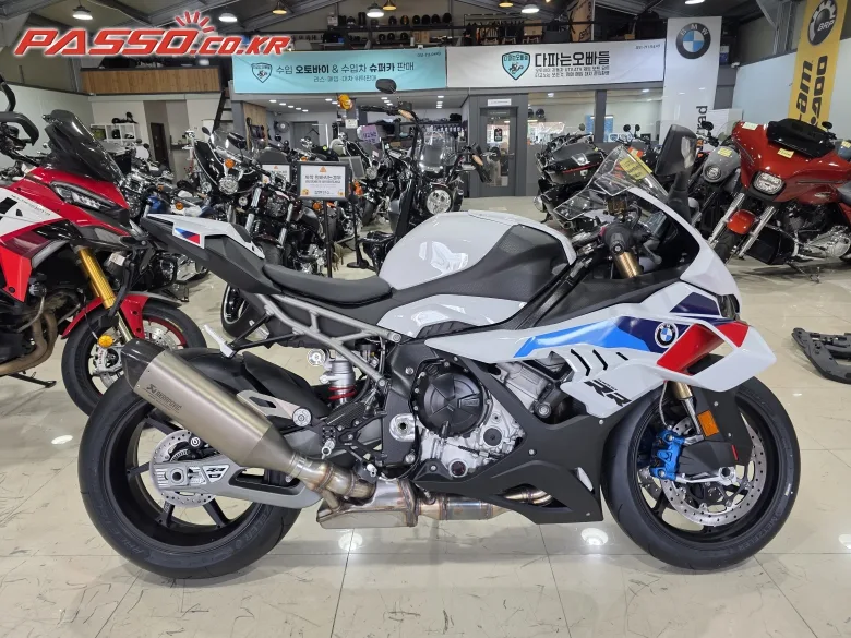 BMW S 1000 RR 2026 화이트