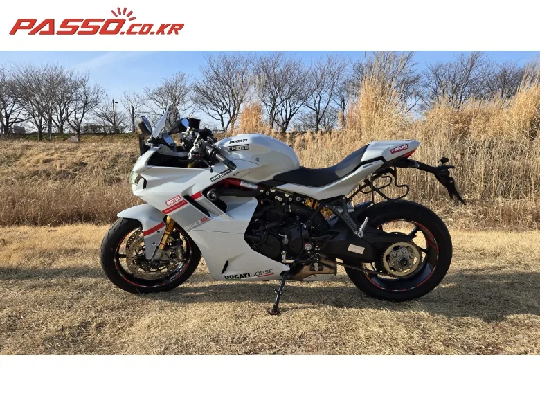 두카티 슈퍼스포츠 950 S 2024 사진 2