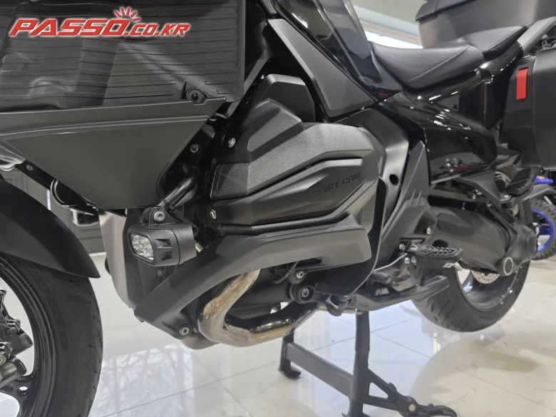 BMW R 1300 RT 2026 블랙 사진 5