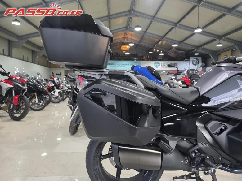 BMW R 1300 RT 2026 블랙 사진 7