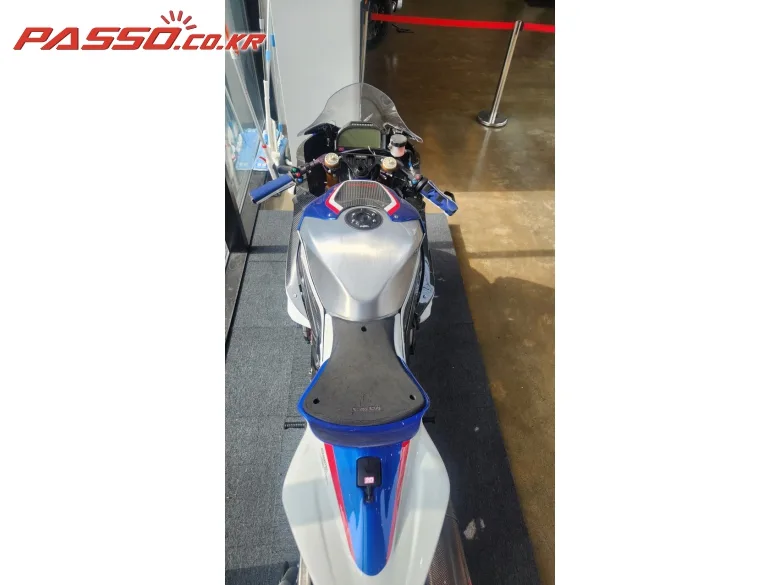 BMW HP4 레이스 2019 사진 8