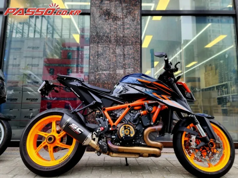 KTM 1290 슈퍼듀크 R 2022