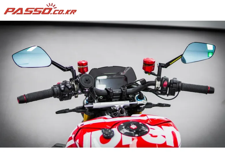 두카티 스트리트파이터 V4 S 2022 사진 4