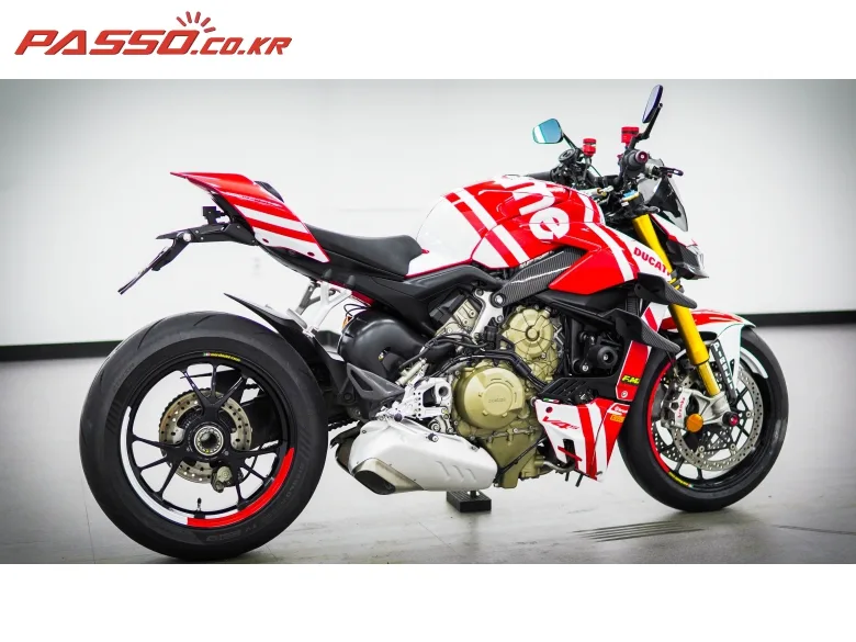 두카티 스트리트파이터 V4 S 2022 사진 7
