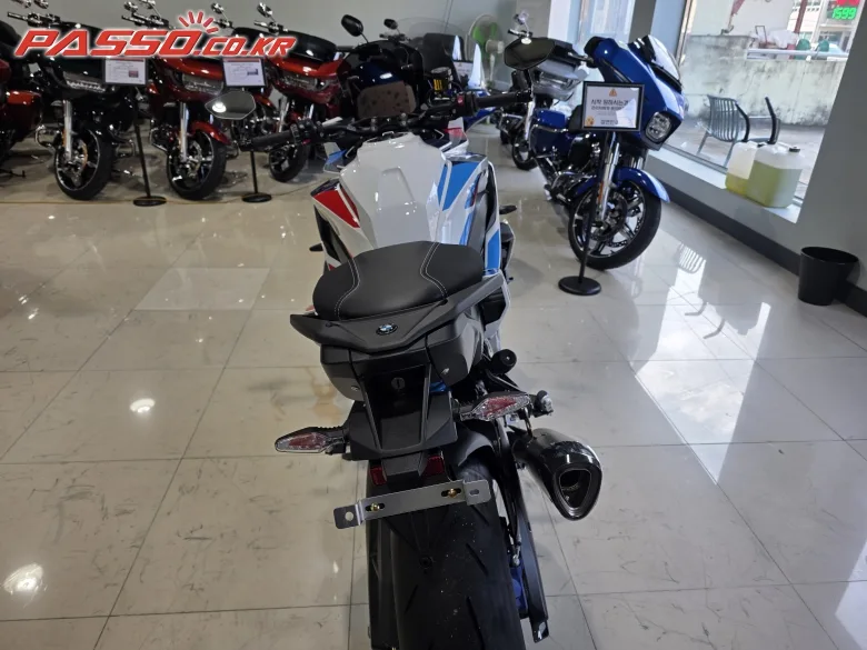 BMW M 1000 XR 2026 사진 3
