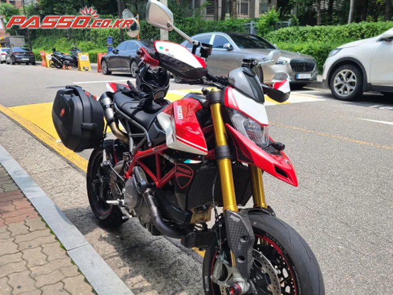 두카티 하이퍼모타드 950 SP 2020 사진 1