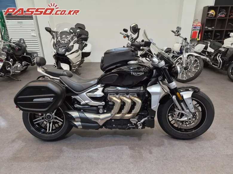 트라이엄프 로켓III R 2022