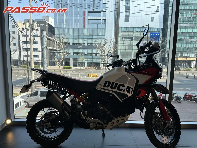 두카티 데저트 X 2024 사진 1