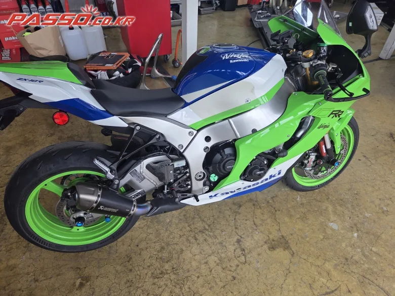 가와사키 깔끔한 가와사키 40주년 zx-10R 2024