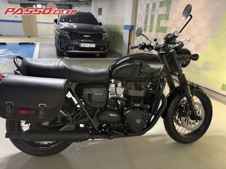 트라이엄프 본네빌 T120 2019 블랙 사진 1