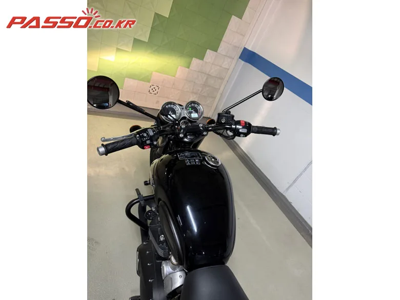 트라이엄프 본네빌 T120 2019 블랙 사진 4
