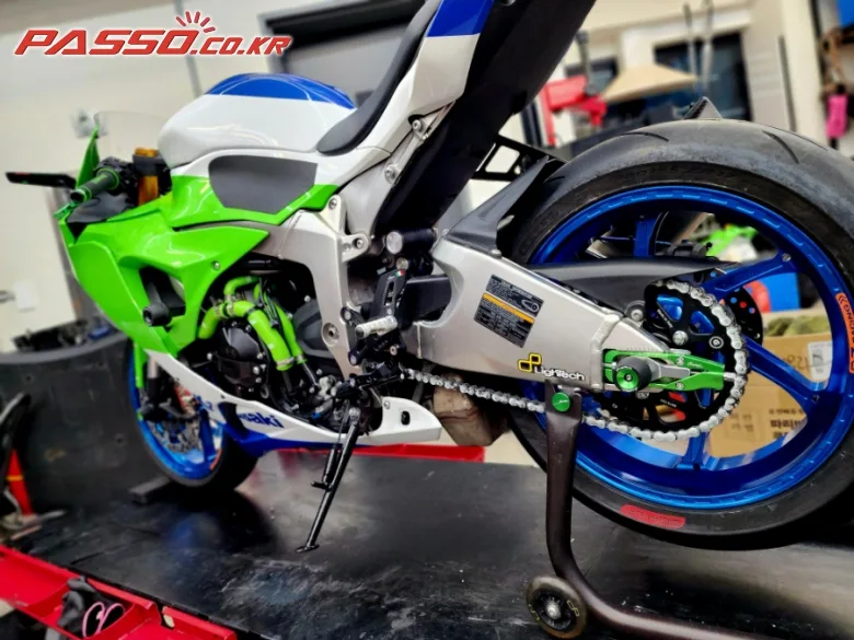 가와사키 40주년 기념 ZX-6R 라이테크 데모카 풀옵션 장착 된 WSBK 사양 닌자 2024 사진 2